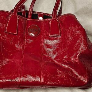 Coach F19215 Red Patent Leather Logo Kiss lock Carryall Purse Bag Stitched